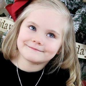 Meet your Posher, Lorie